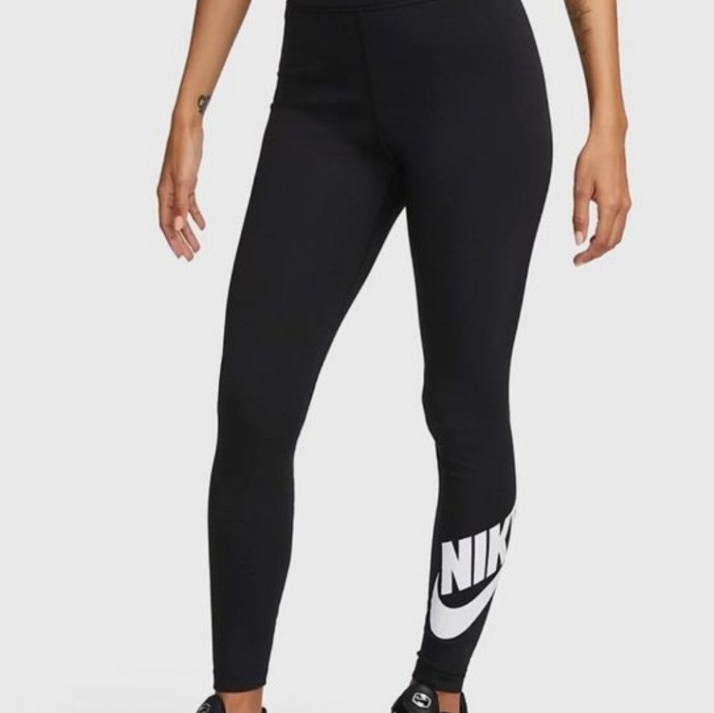 Nike Small Women's Black and White Logo Leggings